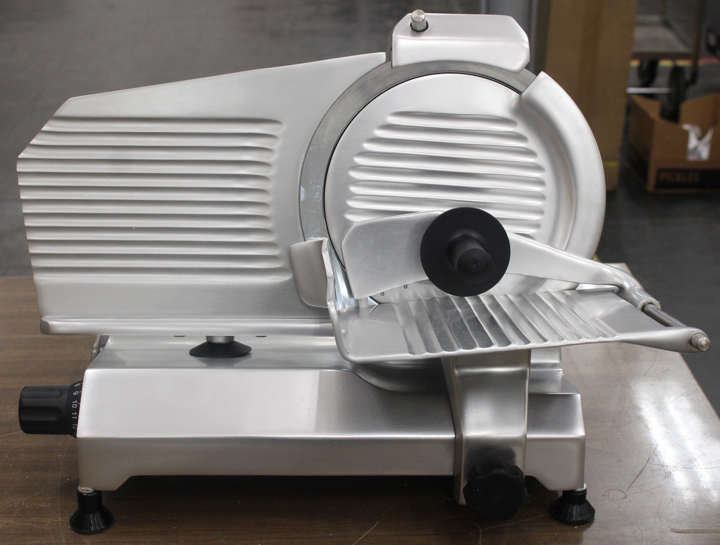 Globe C10 Open Box C-Series Compact Manual Slicer NSF Certified 10" Blade (#2021) - 2021OBGLC10