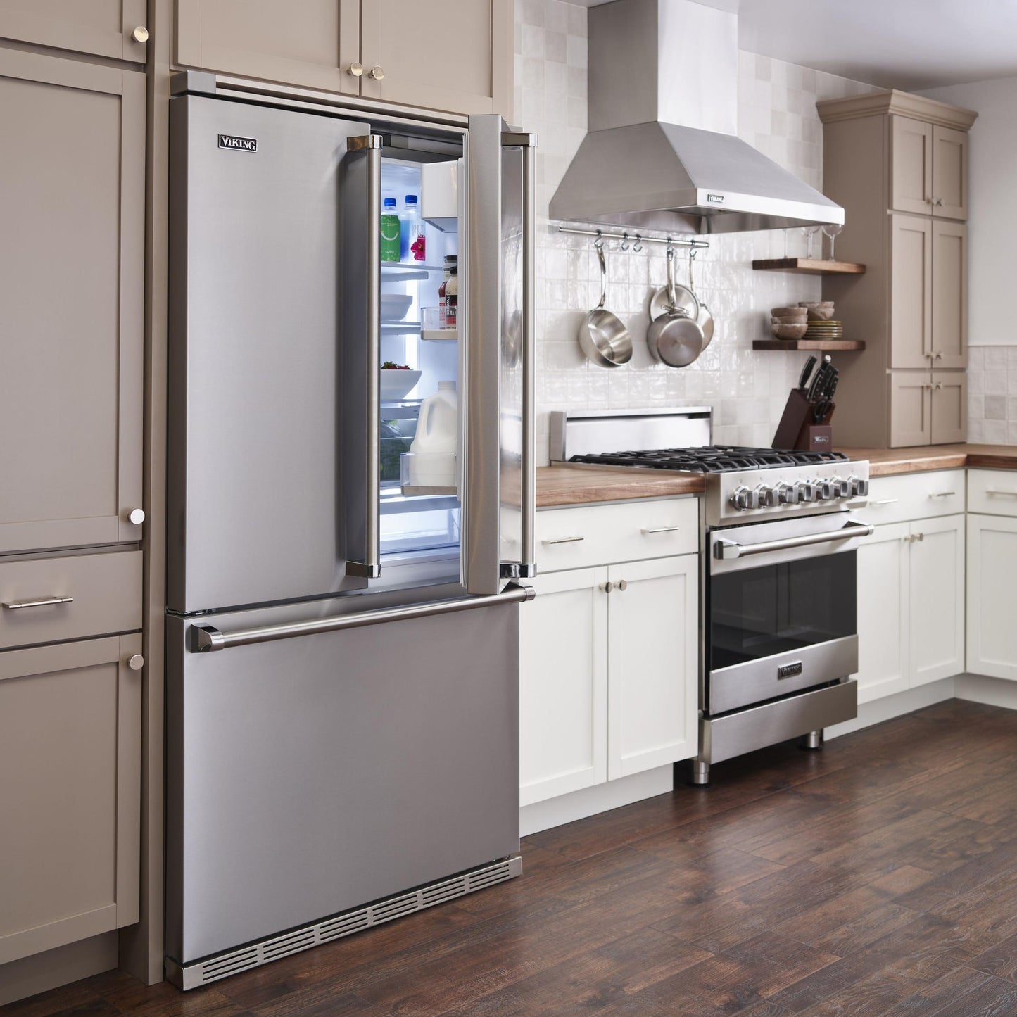 VIKING 30" Self-Cleaning Dual Fuel Range Viking 3 Series Red - RVDR33025BSCLP